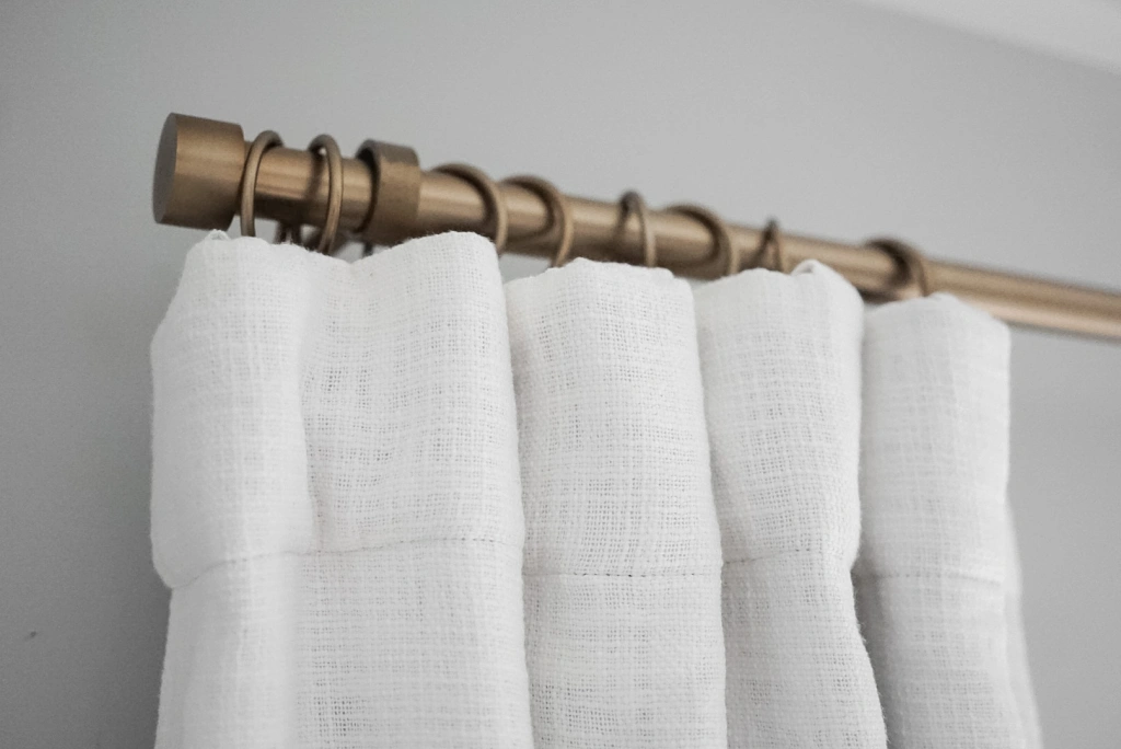 HOW TO HANG CURTAINS USING DRAPERY PINS AND RING CLIPS – Stay Home